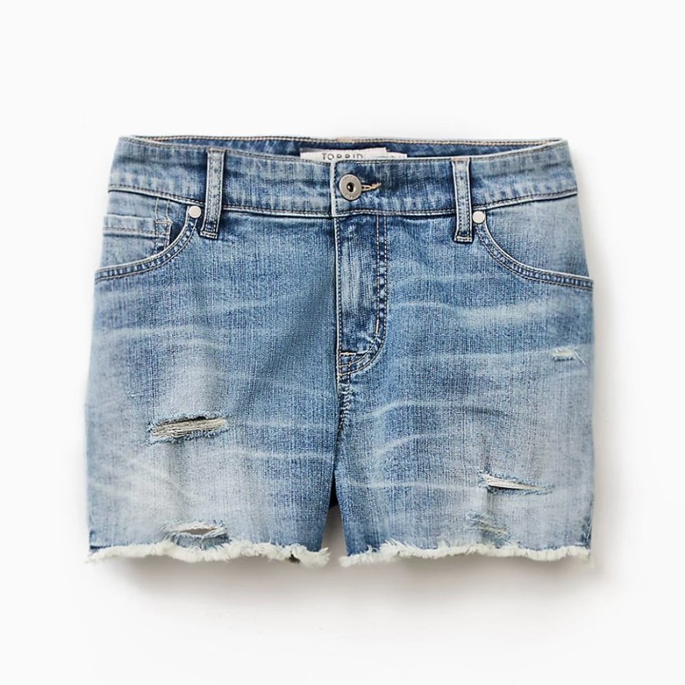 Torrid HIGH RISE SHORT SHORT - VINTAGE STRETCH LIGHT WASH  Size 26 (4X)